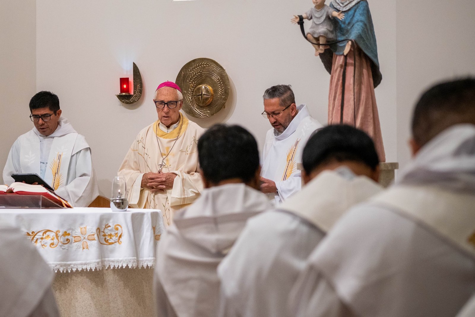 Mons. Alejandro Castaño durante una celebración del Sínodo Misionero Agustino Recoleto en Río de Janeiro