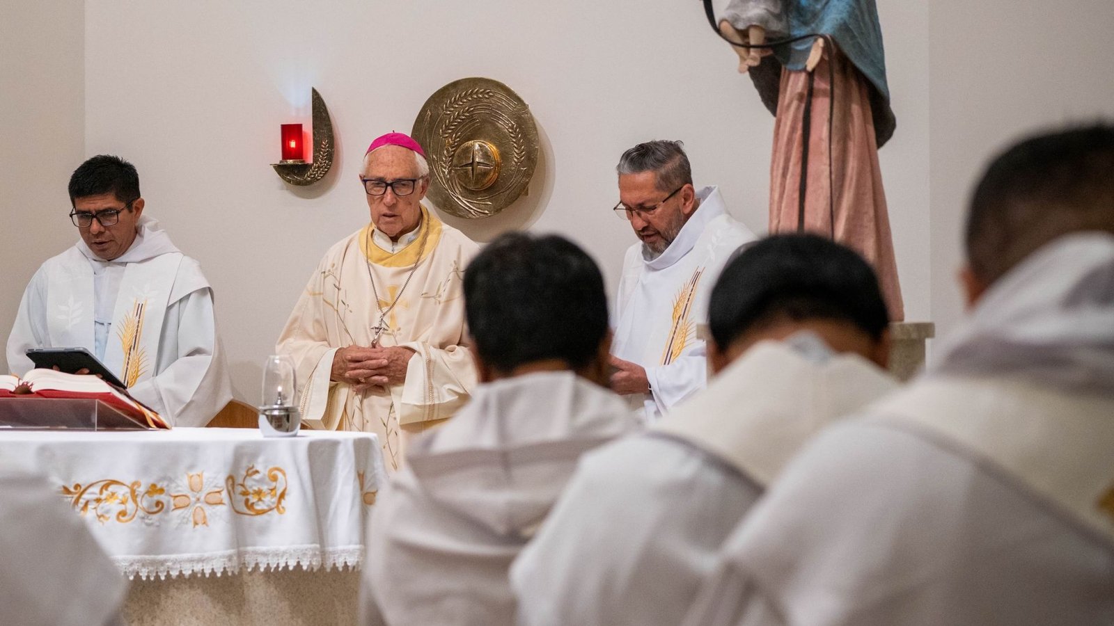 Mons. Alejandro Castaño durante una celebración del Sínodo Misionero Agustino Recoleto en Río de Janeiro